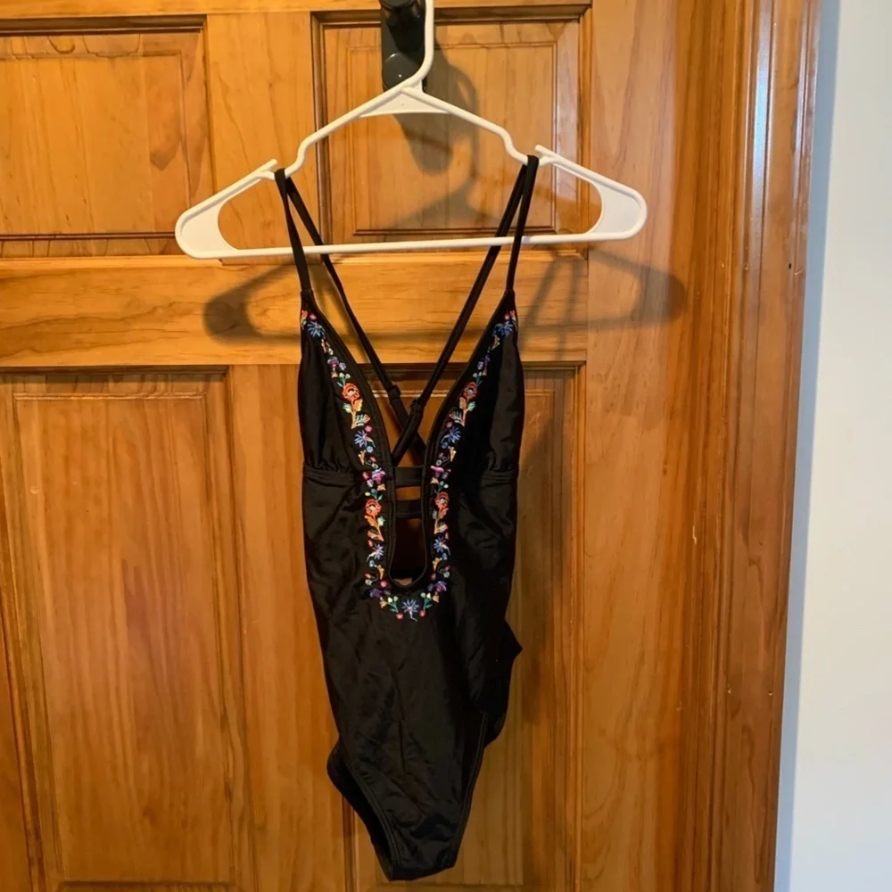Lascana Floral One Piece Bathing Suit Black Size 2A/B